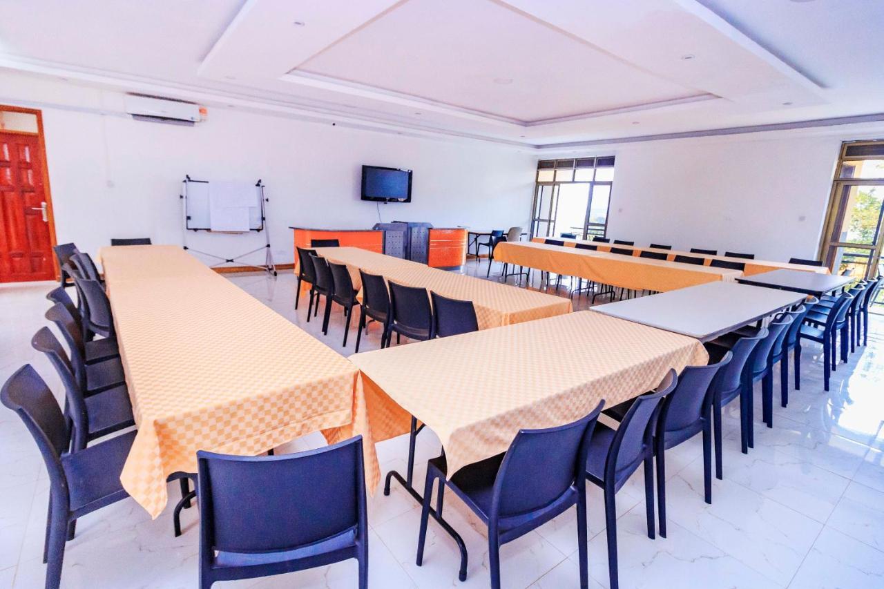 Frontiers Hotel عنتيبي المظهر الخارجي الصورة