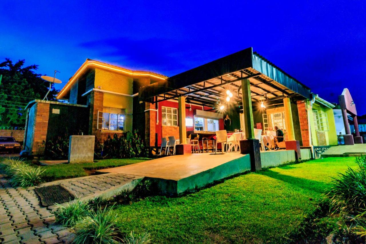 Frontiers Hotel عنتيبي المظهر الخارجي الصورة