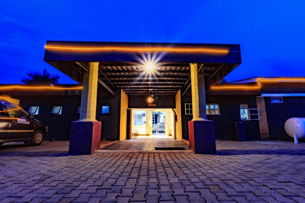 Frontiers Hotel عنتيبي المظهر الخارجي الصورة
