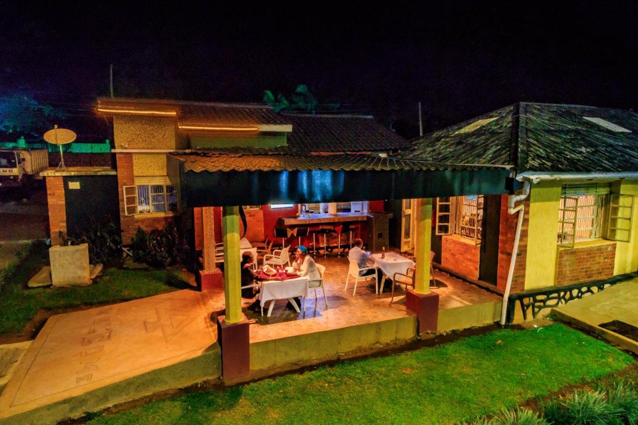 Frontiers Hotel عنتيبي المظهر الخارجي الصورة